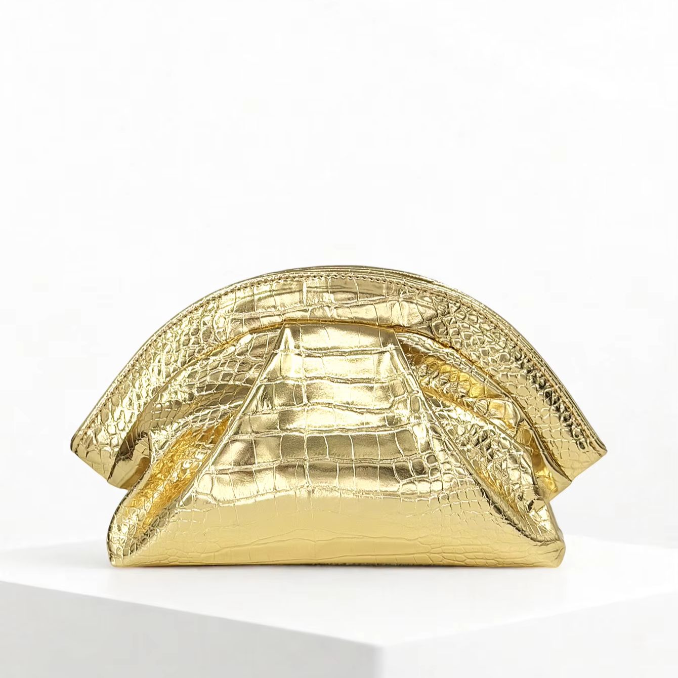 New Luxury Metallic Gold Croco - Unique Leather Work recensie en prijs