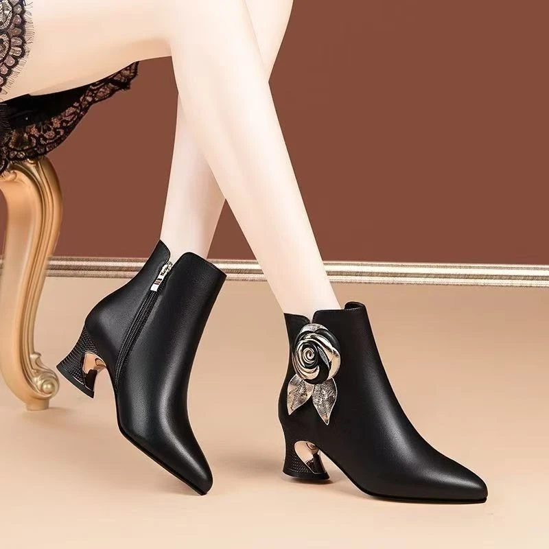 Autumn Winter Booties Leather  - Leatherwork Flowers recensie en prijs