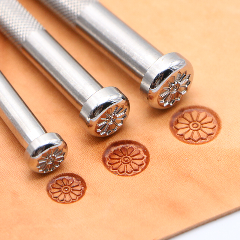 Flower Center Pattern J301  Le - Leatherwork Flowers recensie en prijs