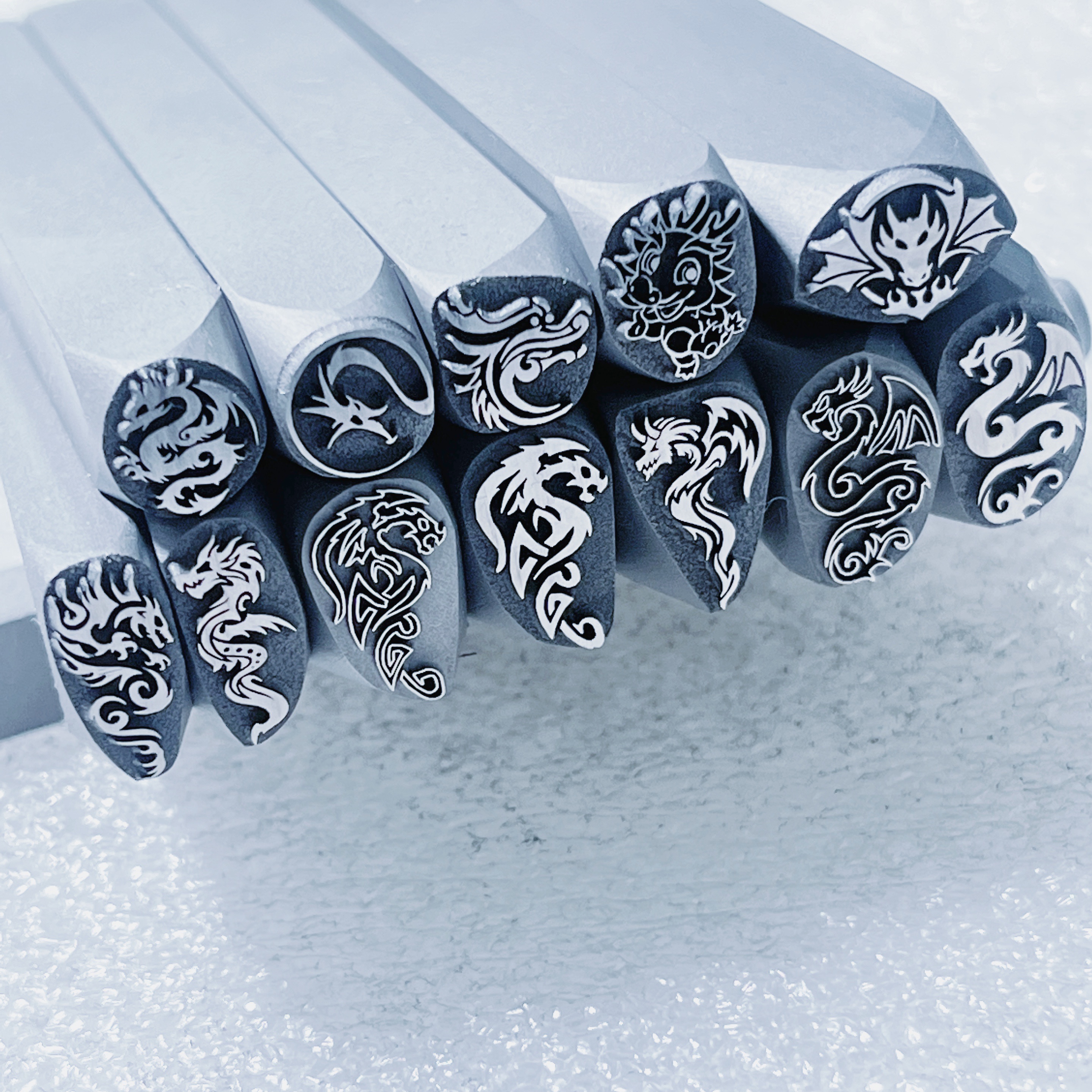 Dragon Design Metal Stamping K - Leatherwork Embossing recensie en prijs